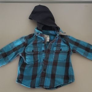 Long sleeve hooded shirt